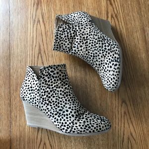Soda 11 Cheetah print wedge booties side zip
